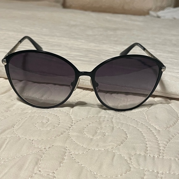 Brighton Black Sunglasses with Floral Navy Hard Case - Picture 4 of 8